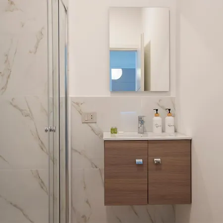 Luxury - Belcasule 7 * מילאנו